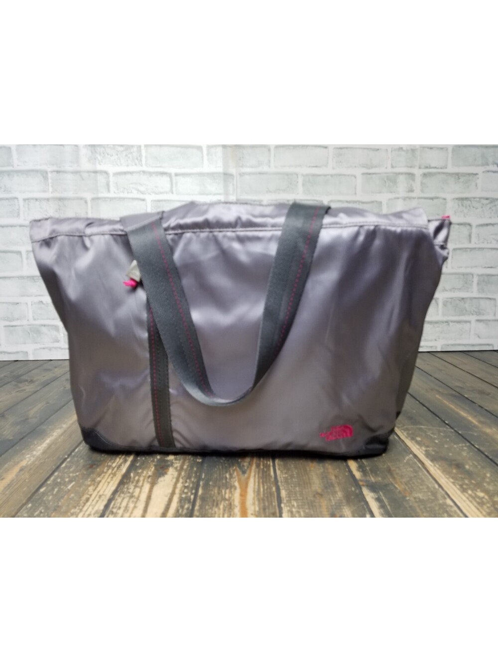 The North Face Yoga or Travel Laptop Tote Bag Gray / Pink Style Double Zipper